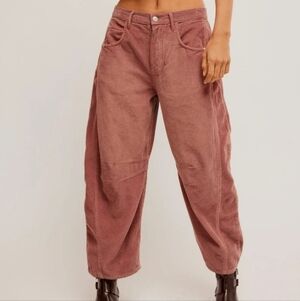 Free People We The Free Good Luck Mid-Rise Cord Barrel Jeans Withered Rose Sz 25